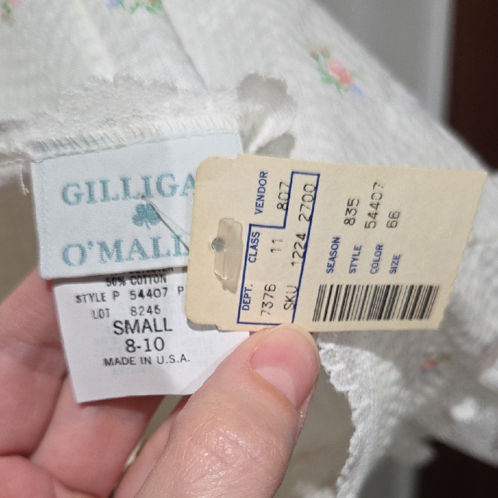 Vintage Gilligan & O'Malley White Floral Nightgown - Picture 7 of 9